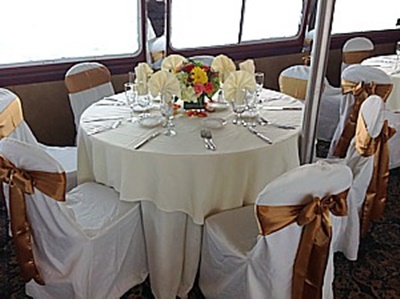 Yacht 110 wedding table